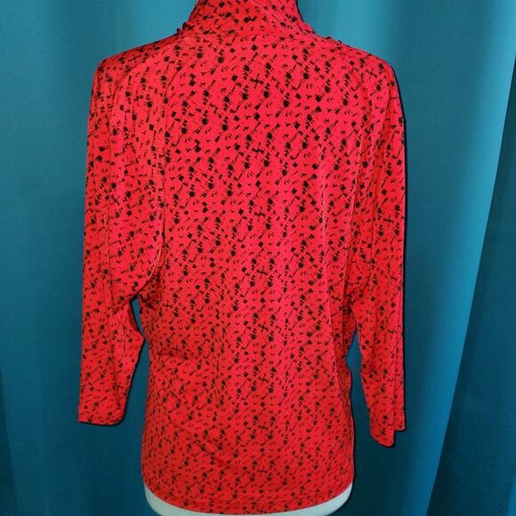 Vince Camuto Red & Black Wrap front Stretchy Blouse 1X - Picture 4 of 6